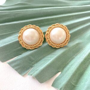 Vintage Faux Pearl Clip On Earrings
